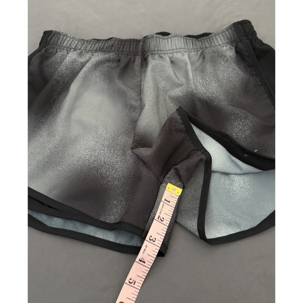 Nike Dri Fit Running Shorts Womens Size Medium Black Printed NEW FQ6261-010 - Picture 7 of 9